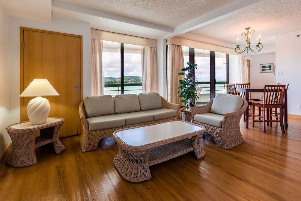 Hotel Alupang Beach Tower (Apurguan)